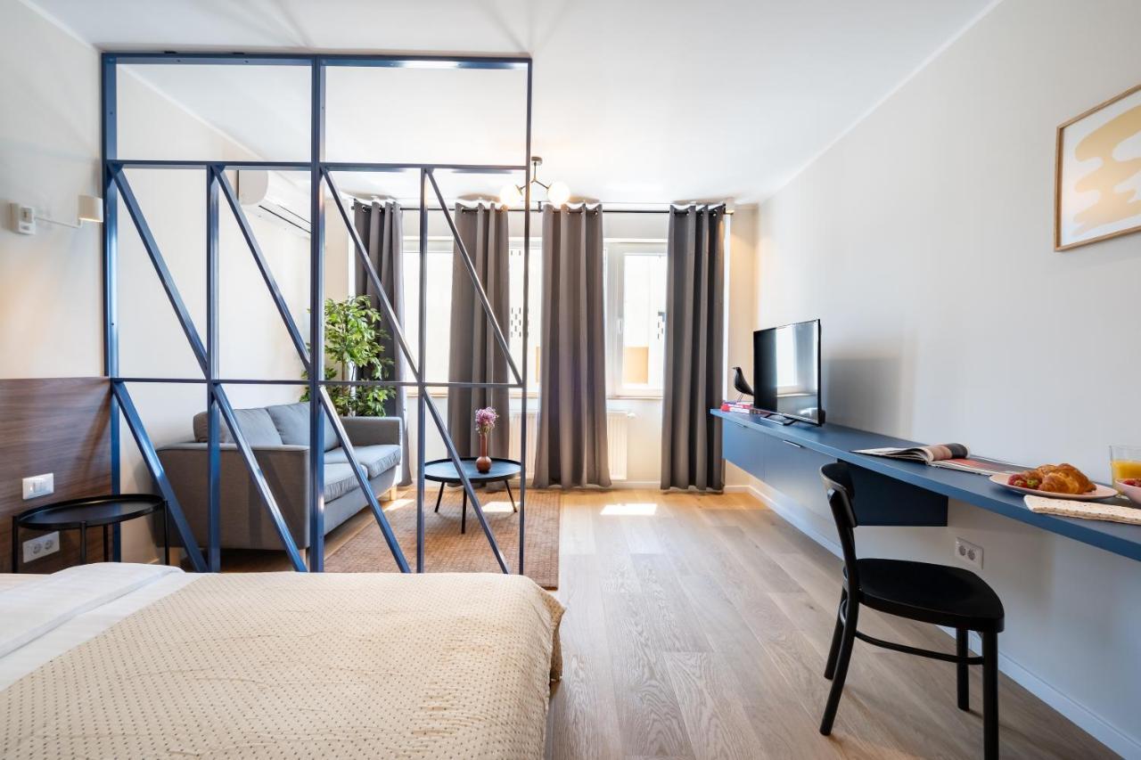 Elegant Studio In The Heart Of The Town Bukarest Kültér fotó