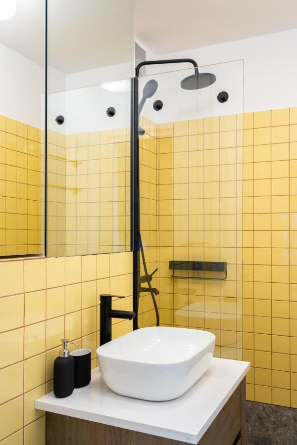 Elegant Studio In The Heart Of The Town Bukarest Kültér fotó